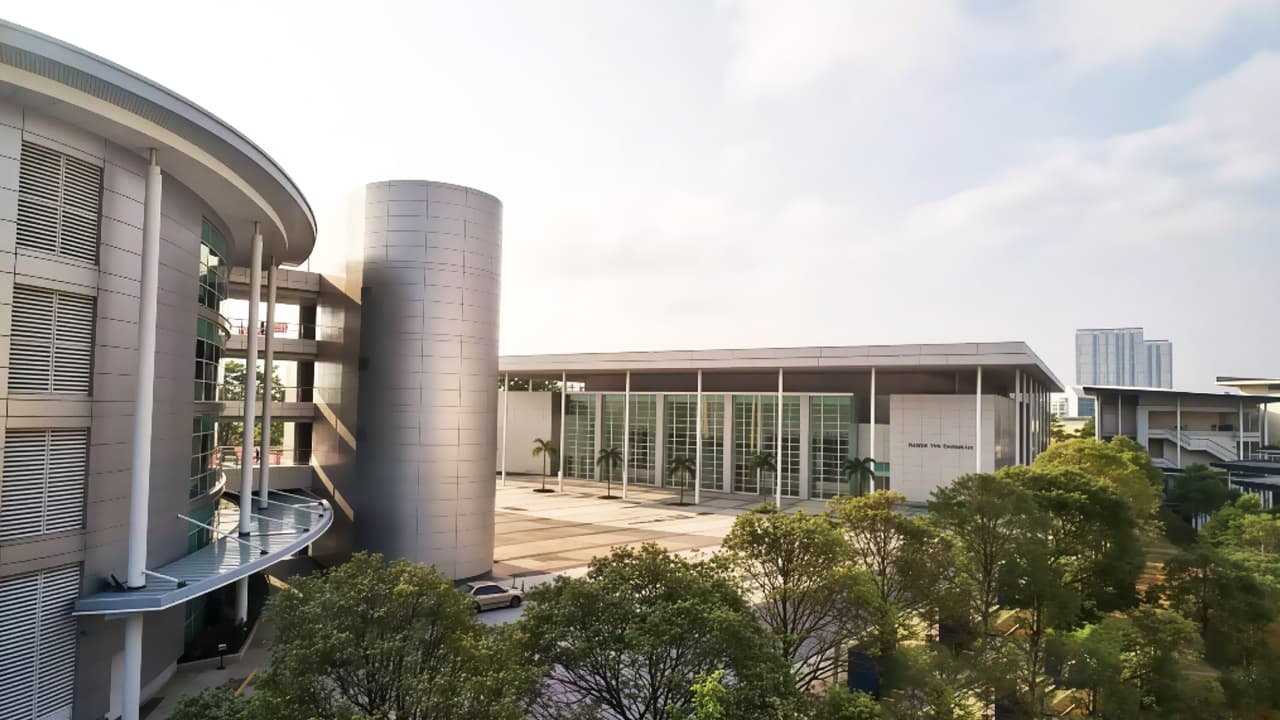 Multimedia University (MMU)